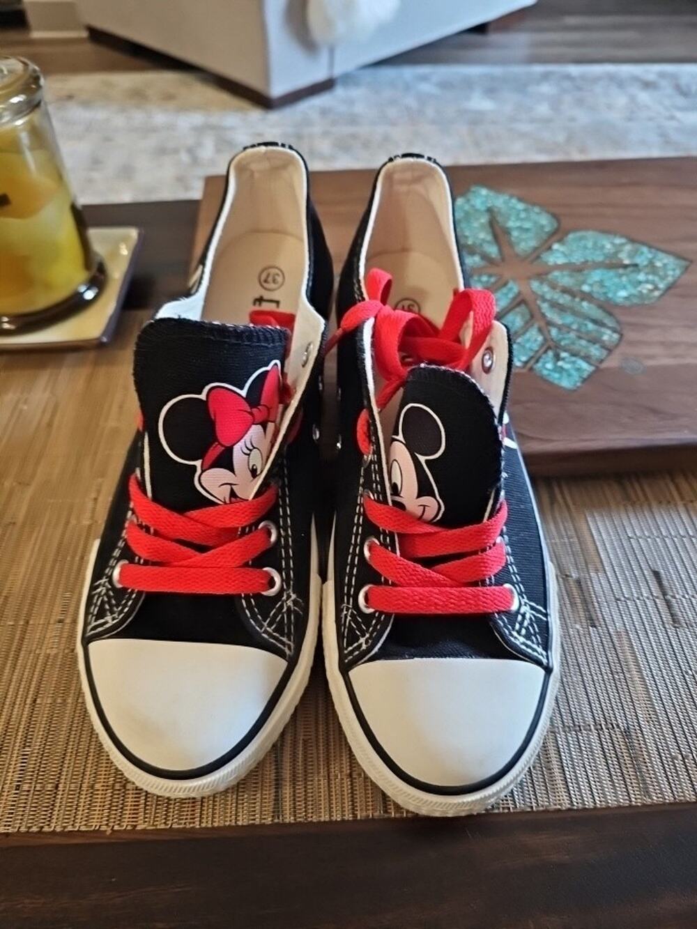 Get Ready For School With These Mickey And Minnie Sneakers Women's Sz 6.5